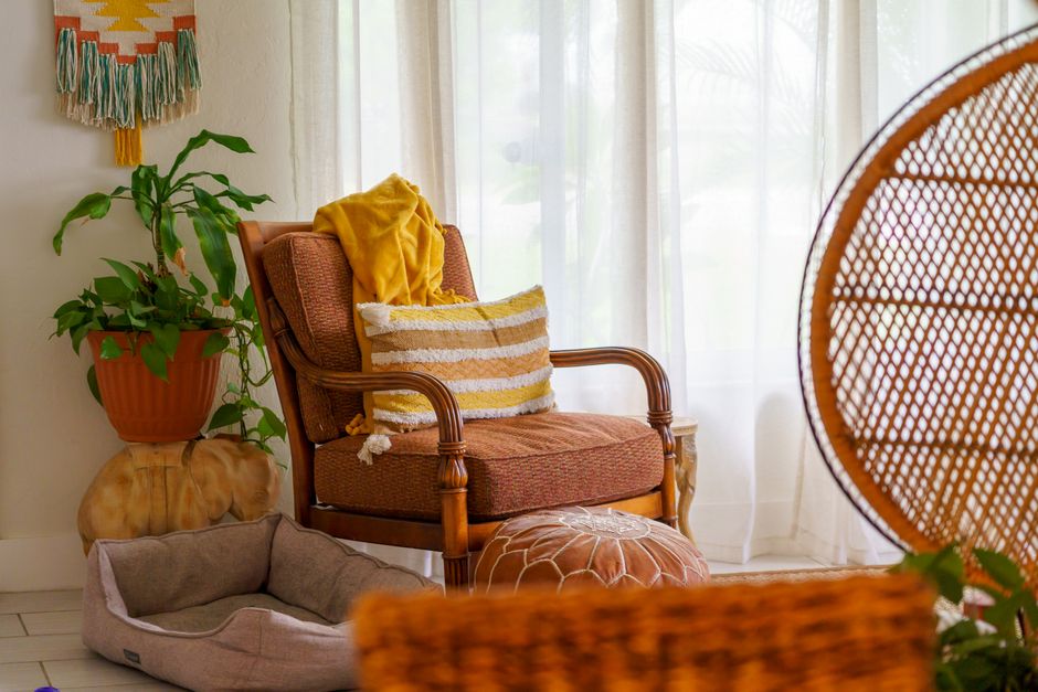 Yellow fabric armchair — like new photo 3