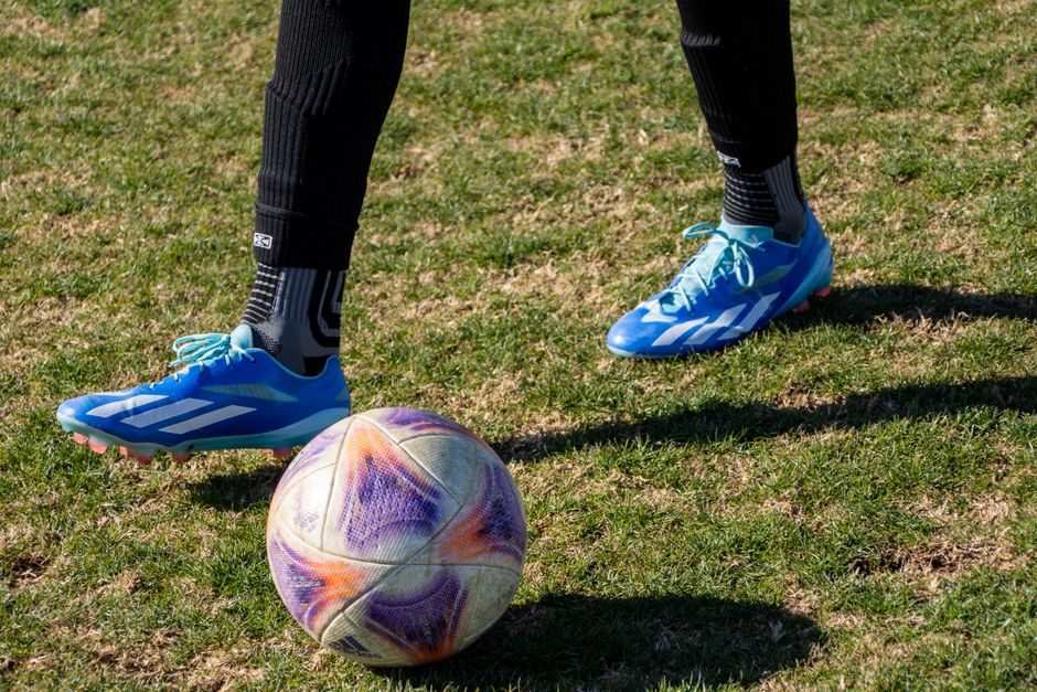 Soccer boots size 7 — Nike photo 2